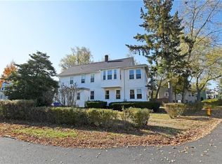116 Bishop Ave, Rumford, RI 02916