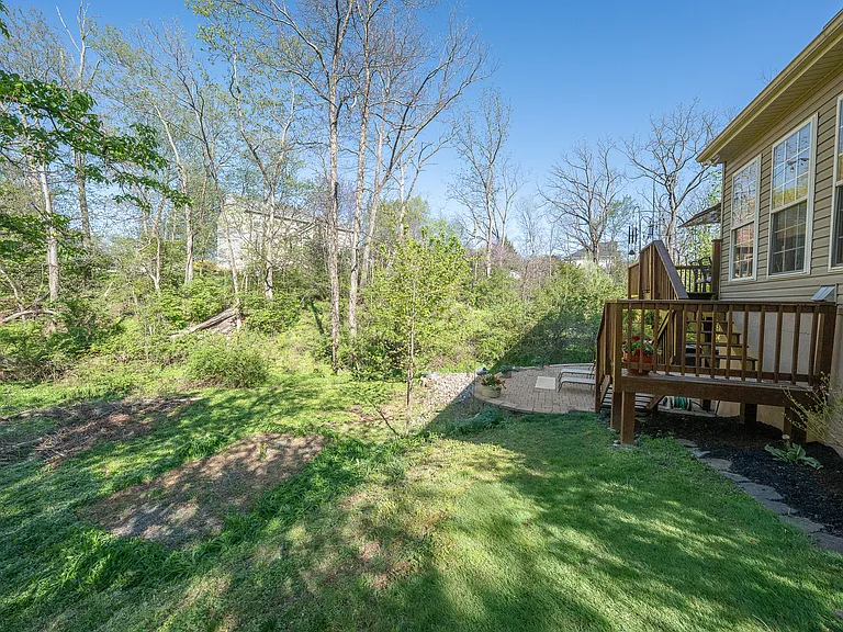 903 Maplewood Dr — Photo 87