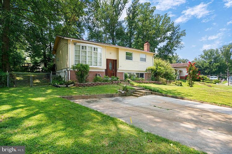 1st image of 7455 Madeira Pl