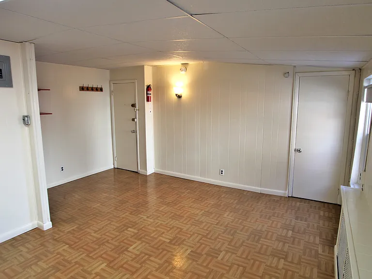 Robin Apartments — Photo 25