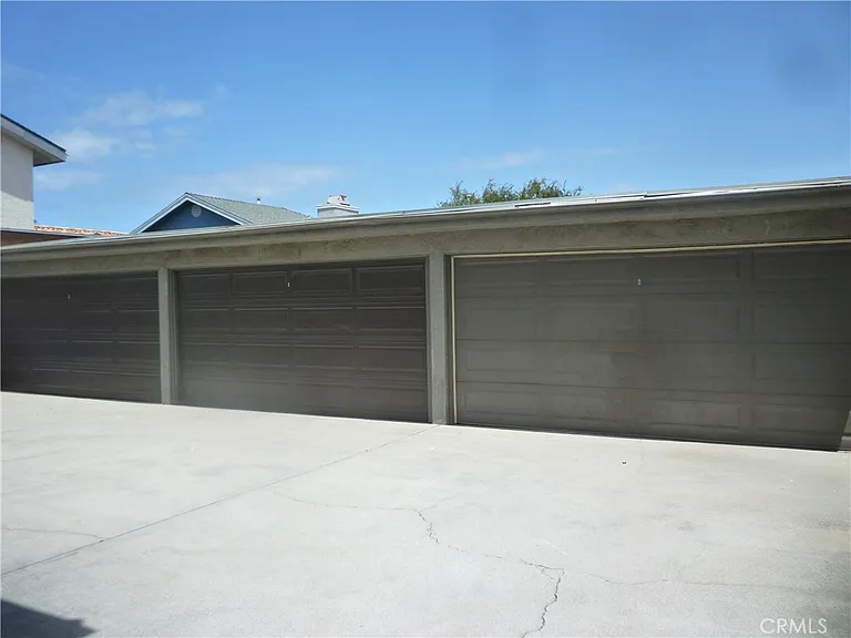 2317 Marshallfield Ln #B — Photo 32
