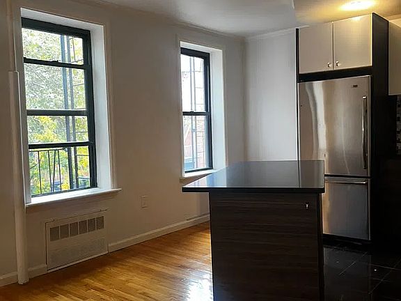 4th image of 138 Dean St #3