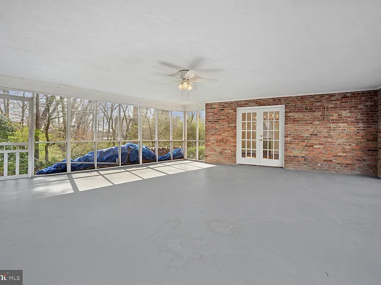 5801 Hillburne Way — Photo 17