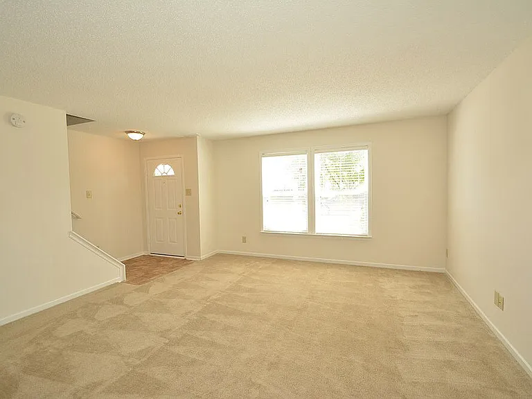 12162 Maize Dr — Photo 3