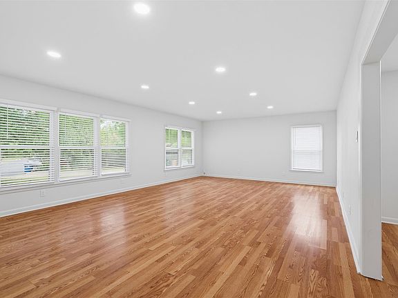 4th image of 6010 Dunbury Dr