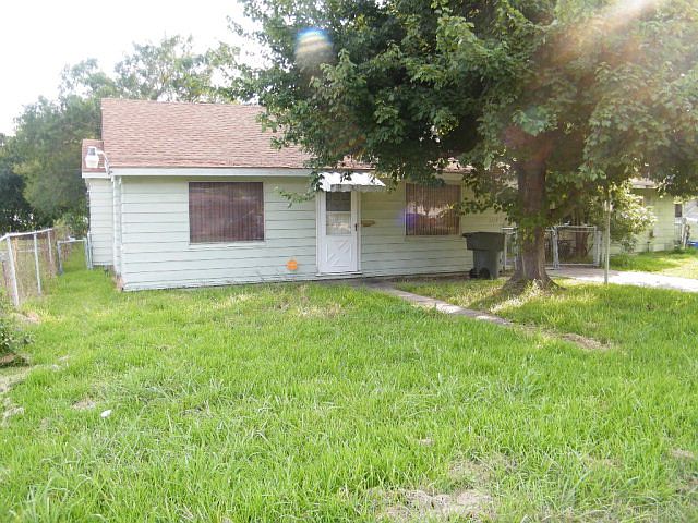 1st image of 2225 5th Ave