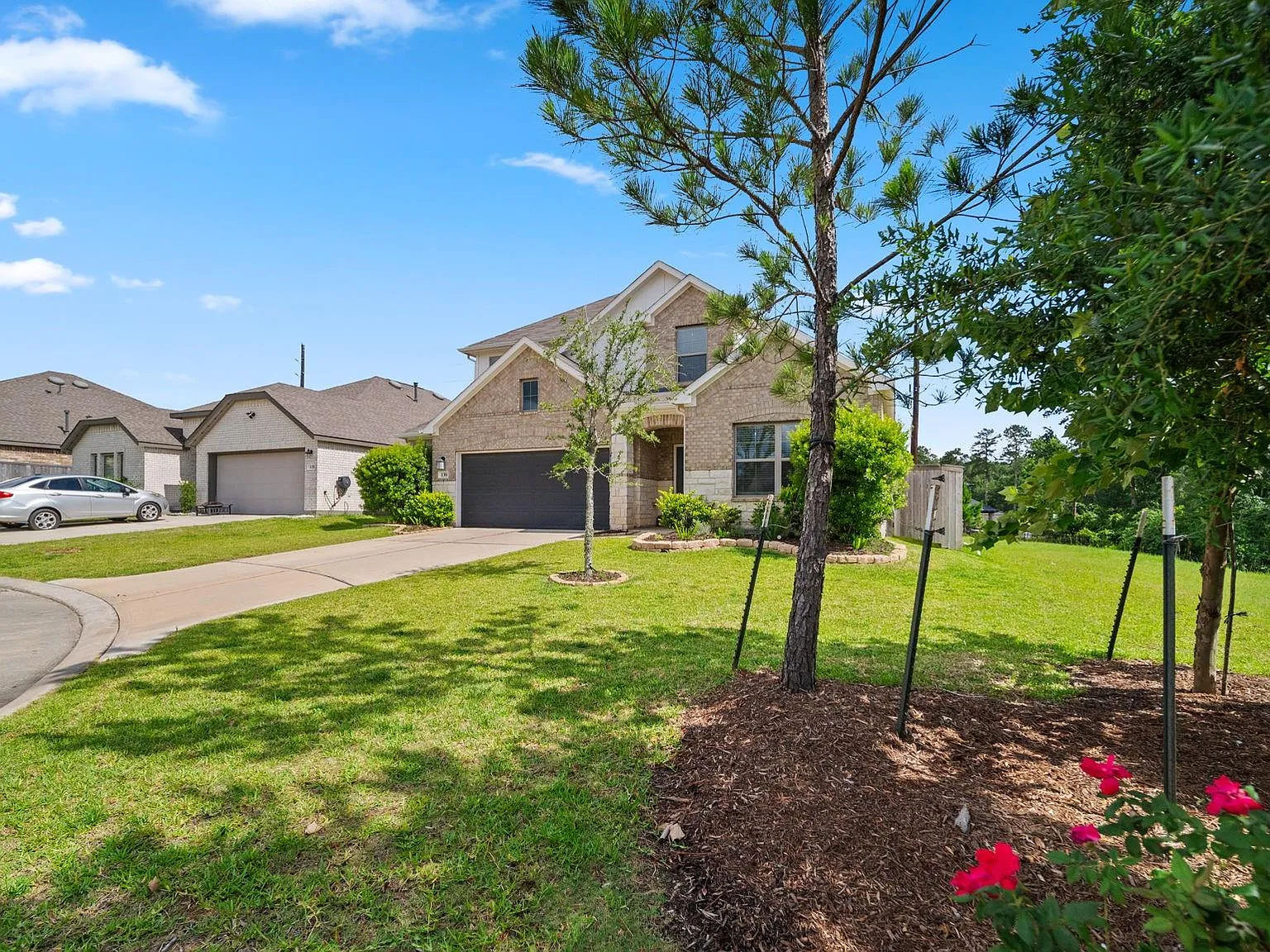 4 bed, 3.0 bath, 2550 sqft, $2,700 — Photo 4