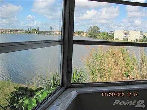 3rd image of 1619 Miami Gardens Dr #243