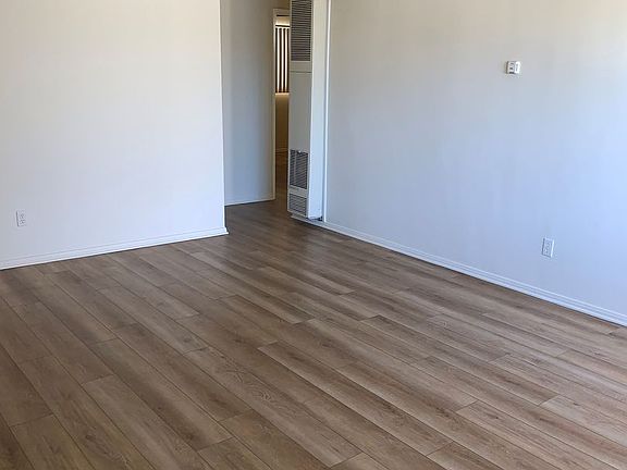 4th image of 13524 1/2 Cerise Ave