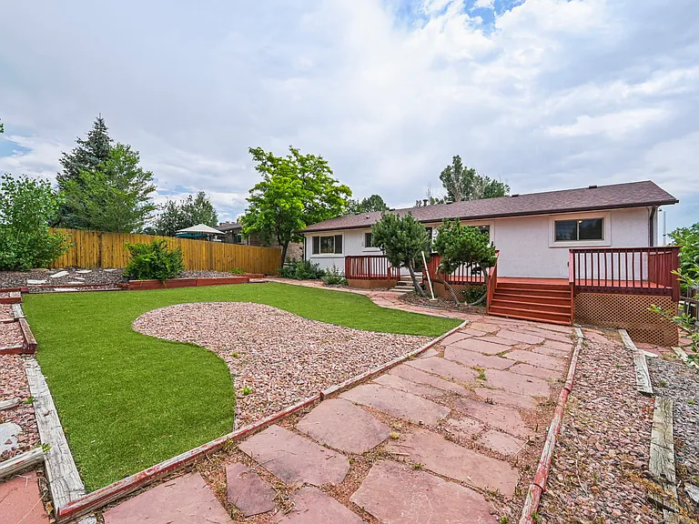 3018 Roche Dr N — Photo 38