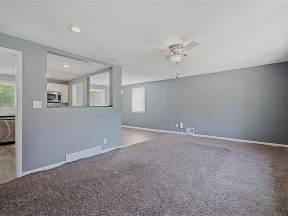 3rd image of 7101 Myrtle Ave