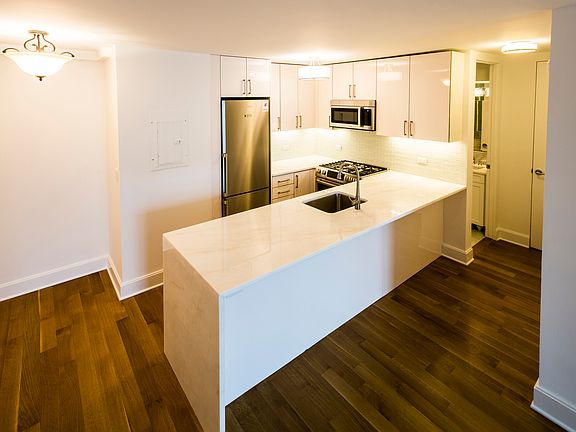 4th image of 322 W 57th St APT 24N
