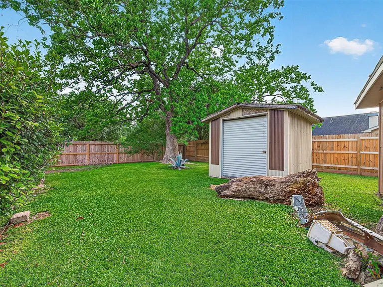 7403 Shady Vale Ln — Photo 38