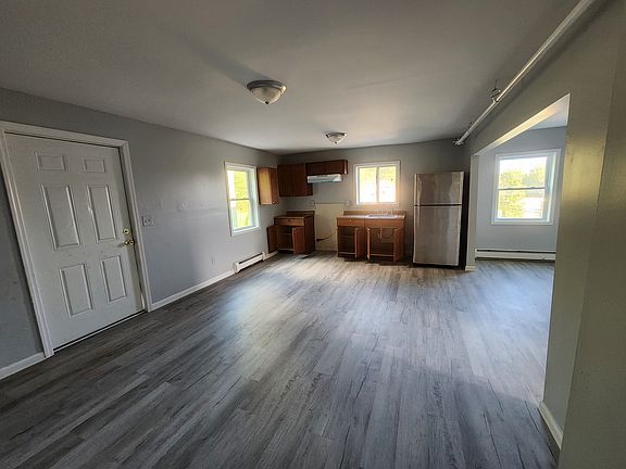 3rd image of 6 Main St Unit 6