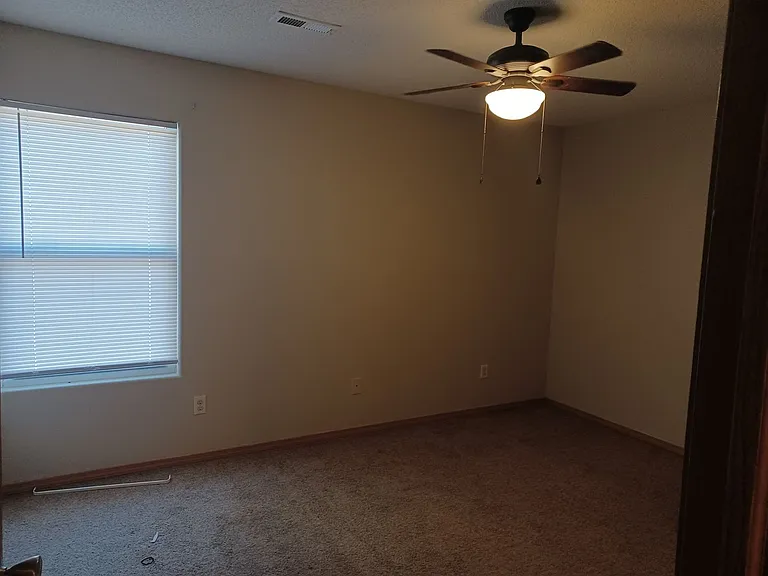 137 N Kessler St — Photo 6