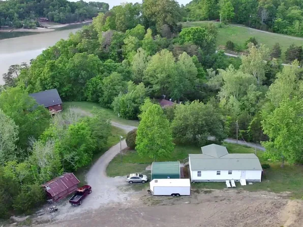2143 Stillhouse Rd, Dandridge, TN 37725