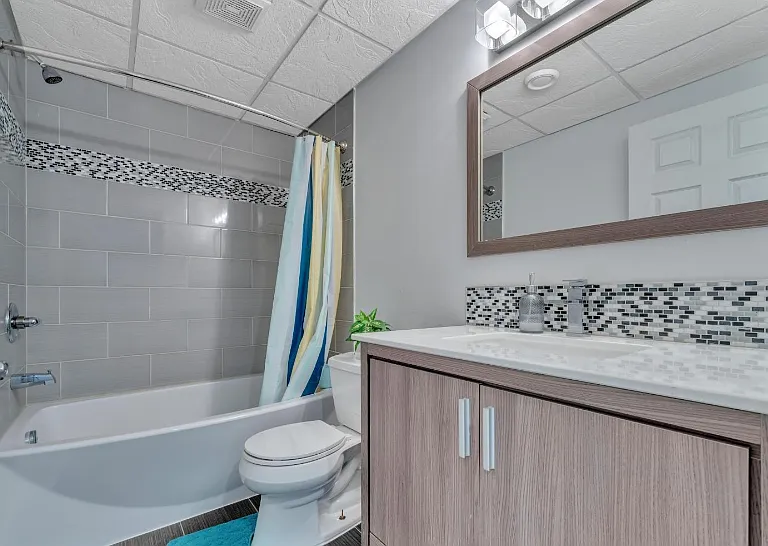 1235 Rutherford Rd SW — Photo 3