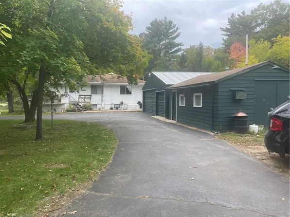 5286 W 47th St, Mauston, WI 53948