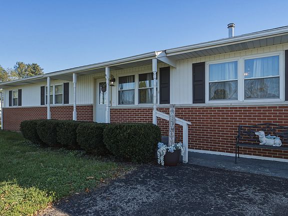 5th image of 1456 Maple Grove Rd