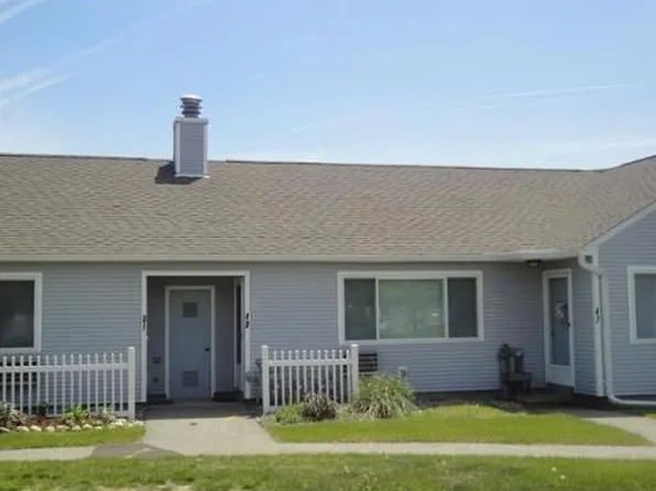49 Mitchell Dr, Chicopee, MA 01022