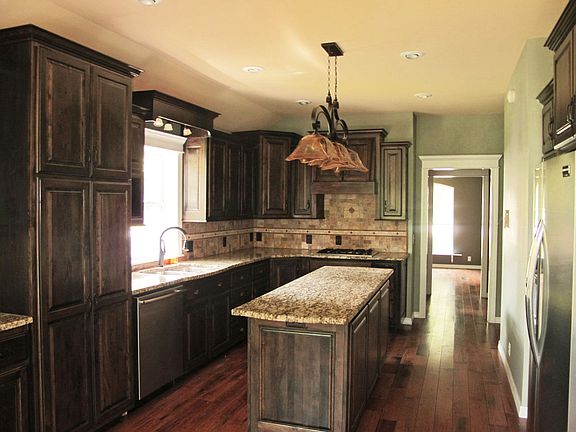 3rd image of 3016 Dogwood Ave