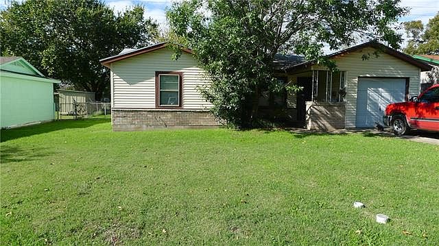 1st image of 2925 Gumwood Park Dr