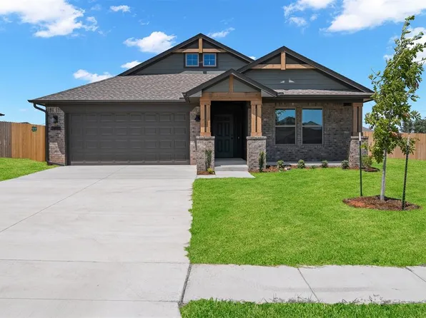 2495 Heather Rd, Blanchard, OK 73010