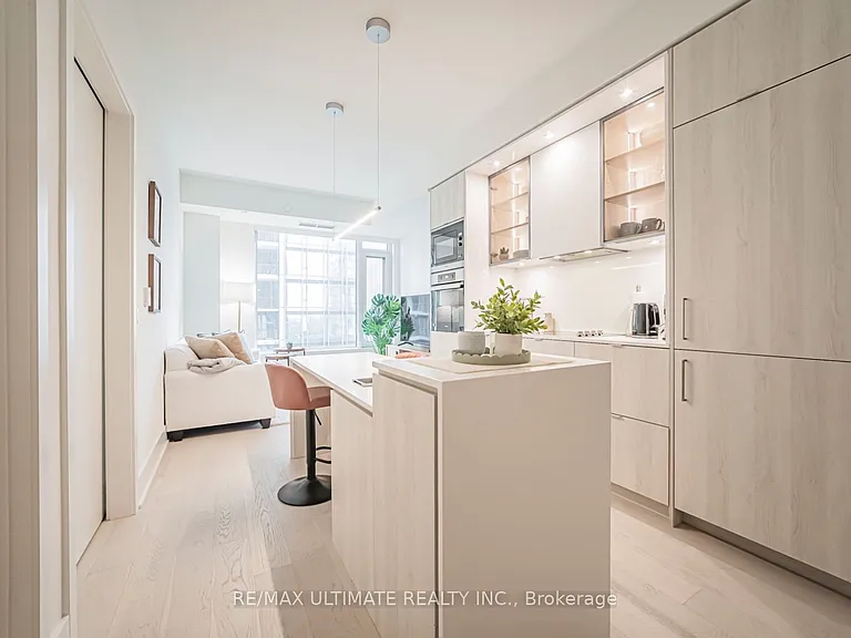 11 Yorkville Ave #1902 — Photo 7