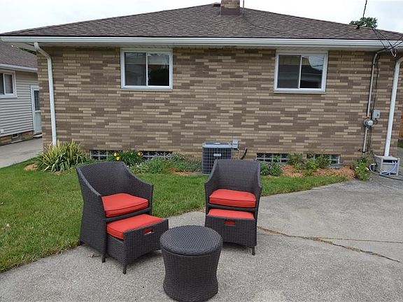 4th image of 13117 Darlington Ave
