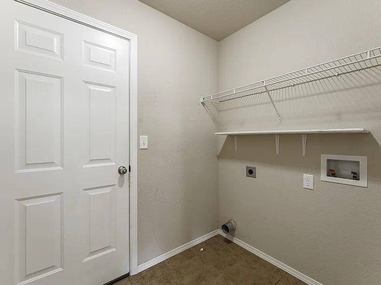 530 Lasso Ln — Photo 14