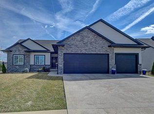 1385 E Tartan Dr, North Liberty, IA 52317