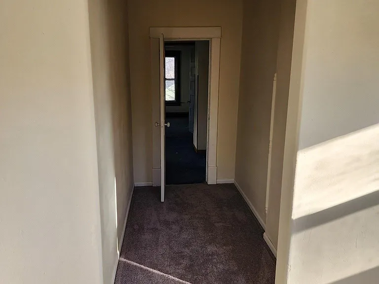 Entry way to bedroom 4.