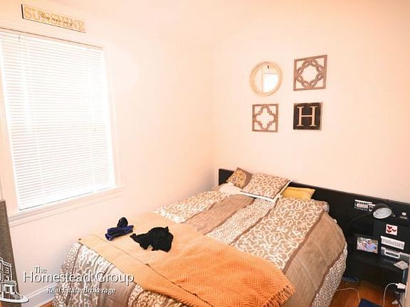 5th image of 3444 N Hoyne Ave #Threee