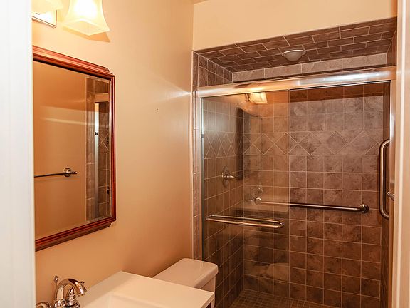 4th image of 2400 Parmenter Blvd #50