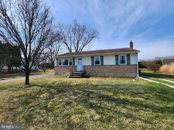 104 Lopax Rd, Harrisburg, PA 17112