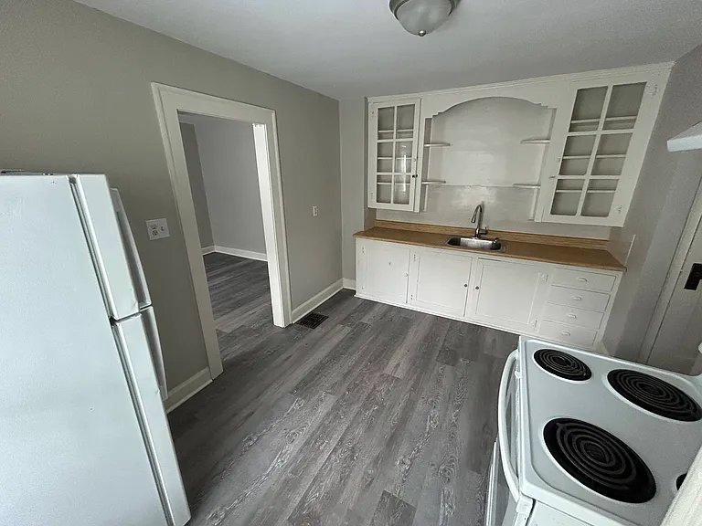 821 N Bradley Ave — Photo 13