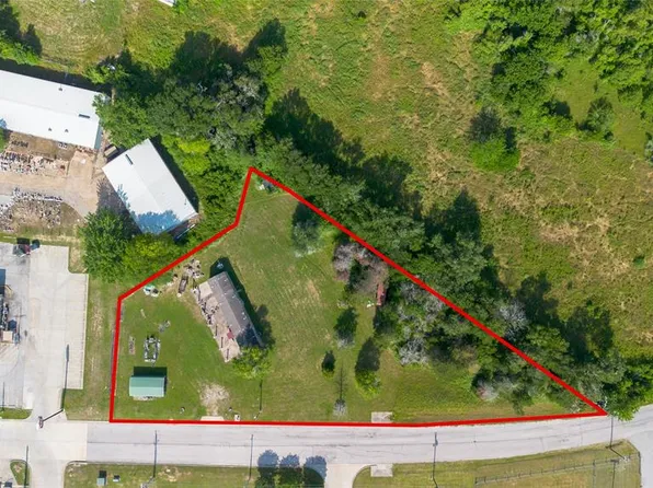 83 Westwood Lane, Brenham, TX 77833