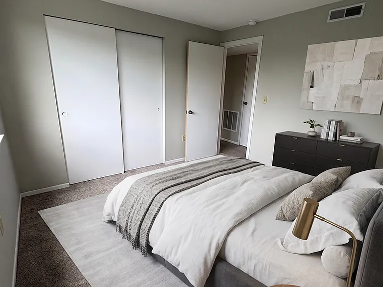 St. Clair Woods Apartments — Photo 27