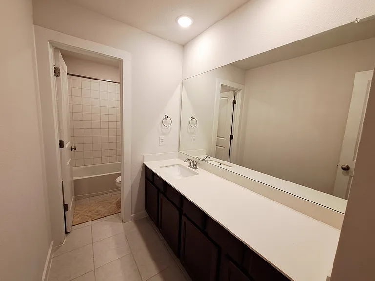 8000 Prairie Rye Dr — Photo 32