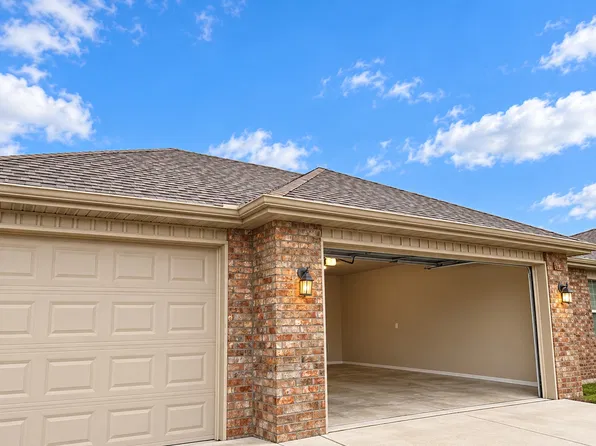 3114 N Wabash Ave, Springfield, MO 65803