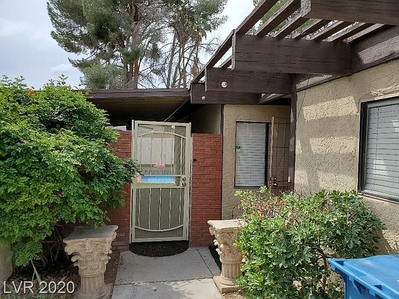 3rd image of 2589 Karen Ave