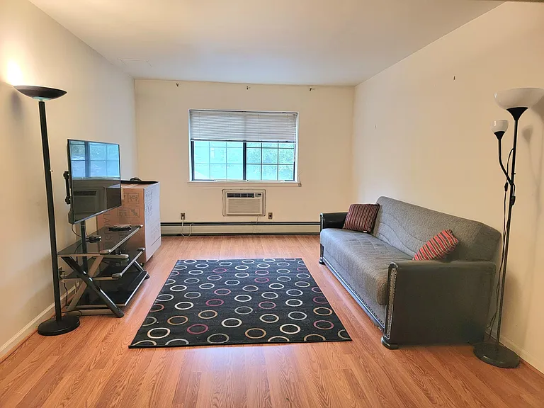 2 Elmwood Park Dr #322 — Photo 14