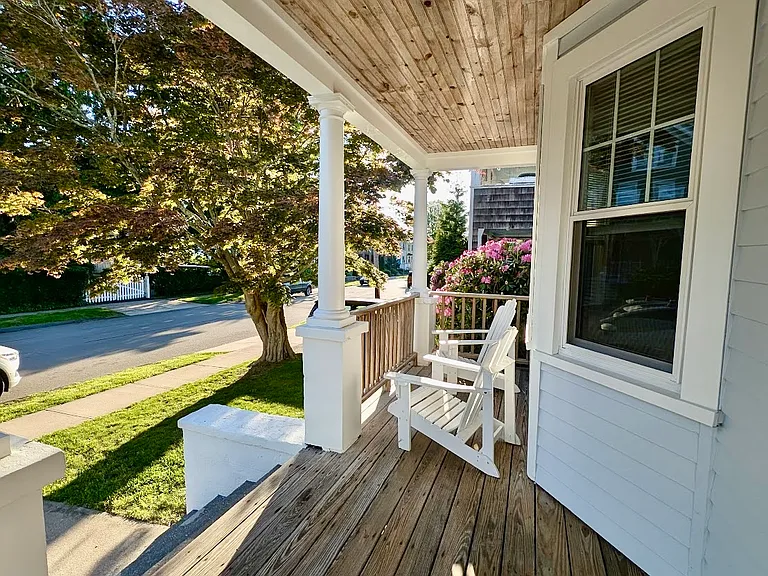 18 Bedlow Ave — Photo 2