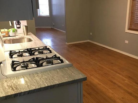 3rd image of 3020 N Elbridge Ave