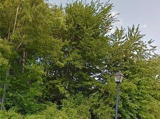 Cranberry Ln, Youngstown, OH 44512