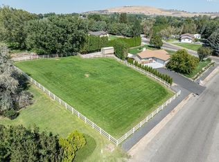 4904 S Toro Rd, Kennewick, WA 99338
