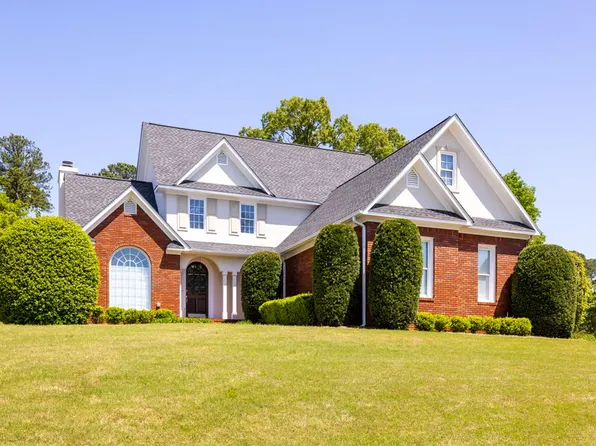 2110 Canter Dr, Phenix City, AL 36867