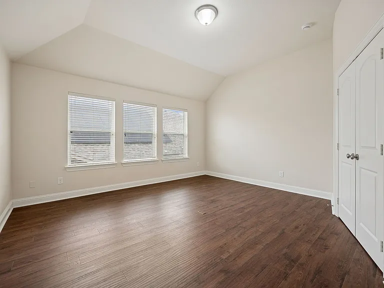 9813 Karlovich Dr — Photo 39