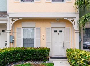 16749 Hemingway Dr, Fort Lauderdale, FL 33326