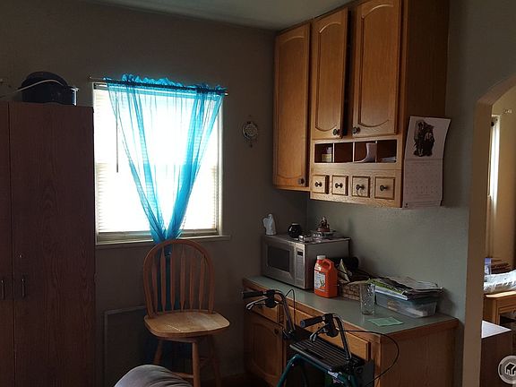 5th image of 2630 9th Ave